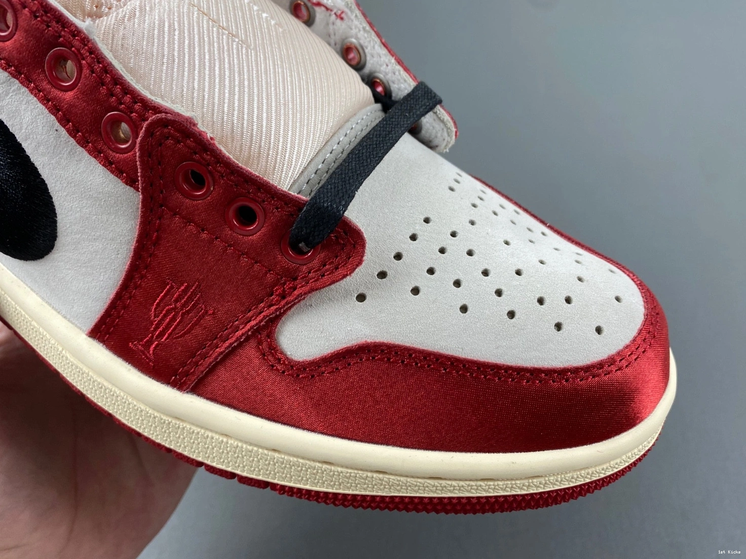 1 Low OG Trophy Air FN0432-100 Jordan Room 1022